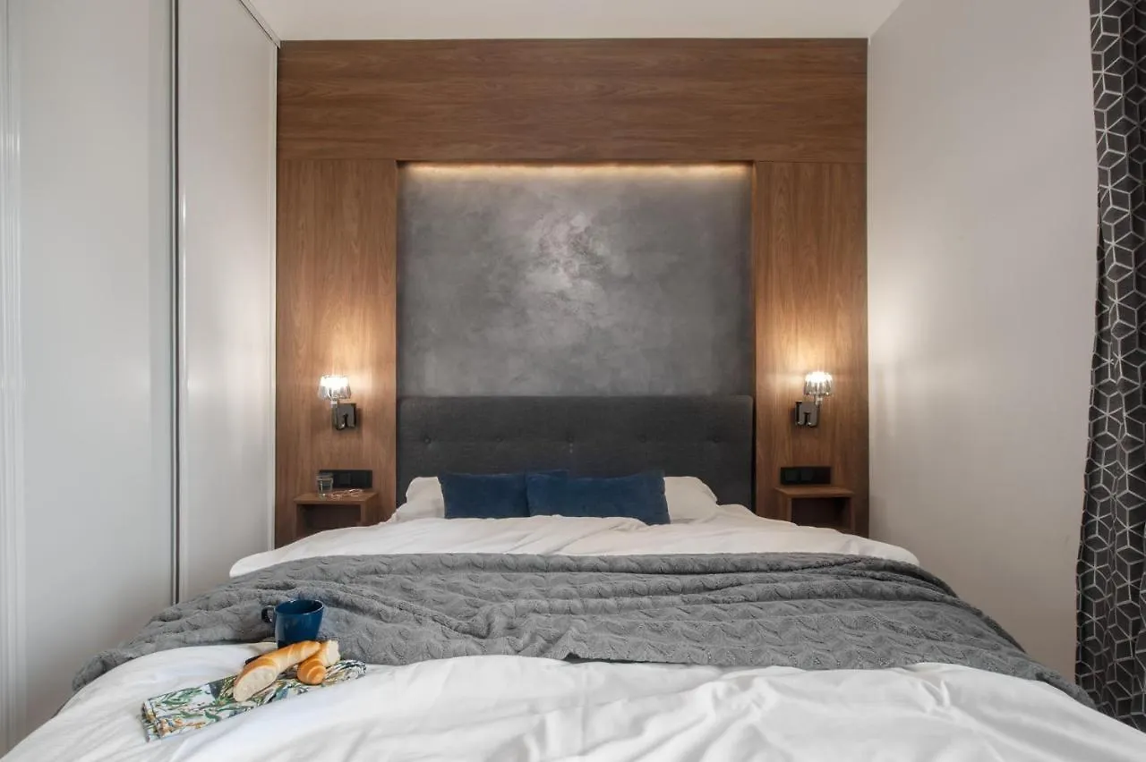 M&J Apartments - Chmielna Park contacts